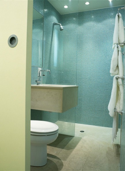 Дизайн интерьера маленькой ванной и туалетной комнат Дизайн интерьера маленькой ванной и туалетной комнат