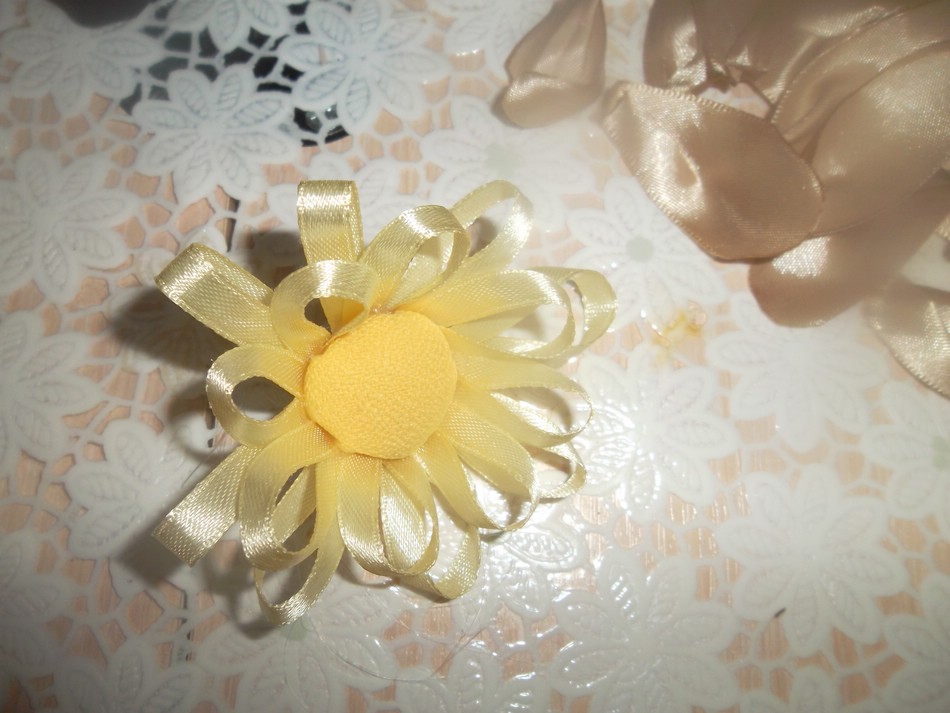 Игольница 2 в 1 из атласных лент Игольница 2 в 1 из атласных лент