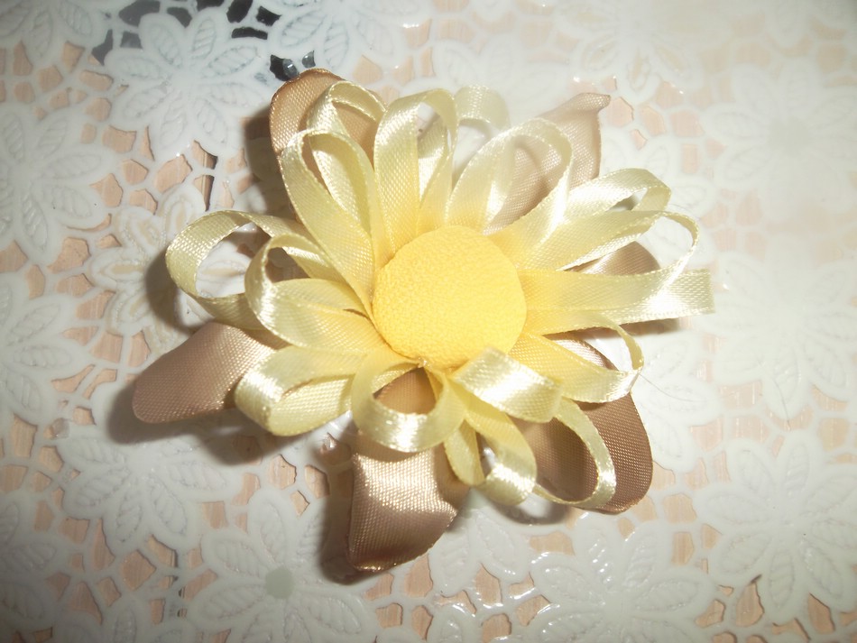 Игольница 2 в 1 из атласных лент Игольница 2 в 1 из атласных лент