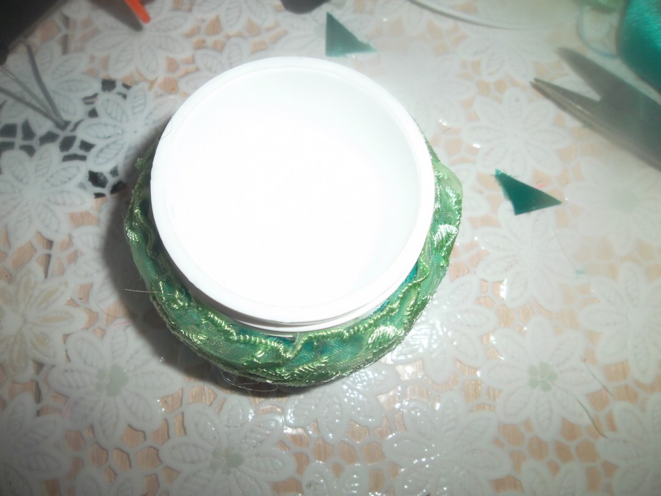 Игольница 2 в 1 из атласных лент Игольница 2 в 1 из атласных лент