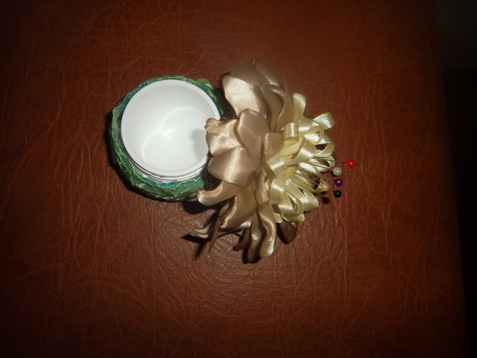 Игольница 2 в 1 из атласных лент Игольница 2 в 1 из атласных лент