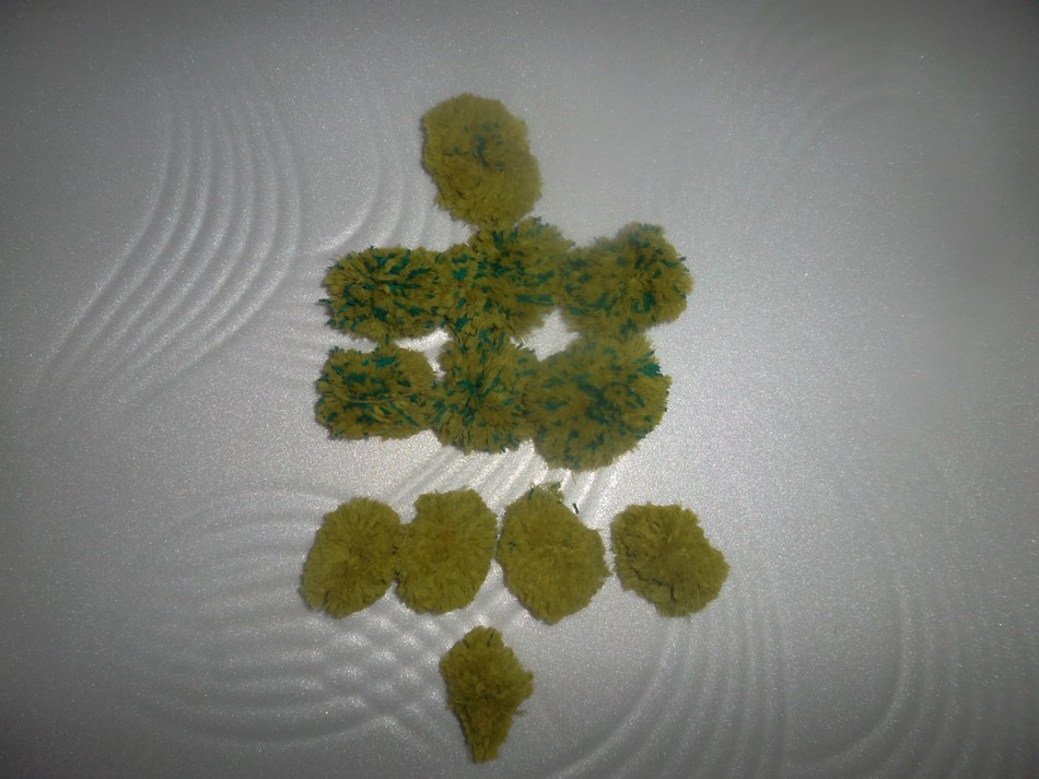 Игрушки из помпонов: черепаха и лягушка. Игрушки из помпонов: черепаха и лягушка.