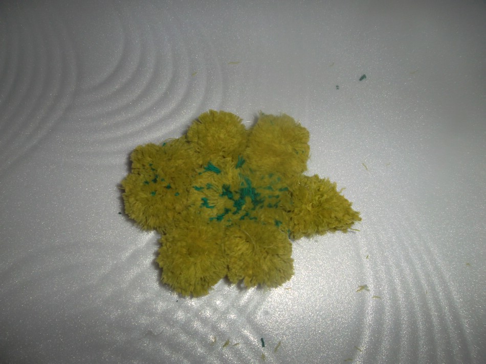 Игрушки из помпонов: черепаха и лягушка. Игрушки из помпонов: черепаха и лягушка.