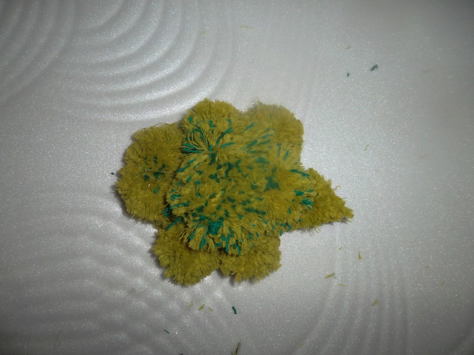 Игрушки из помпонов: черепаха и лягушка. Игрушки из помпонов: черепаха и лягушка.