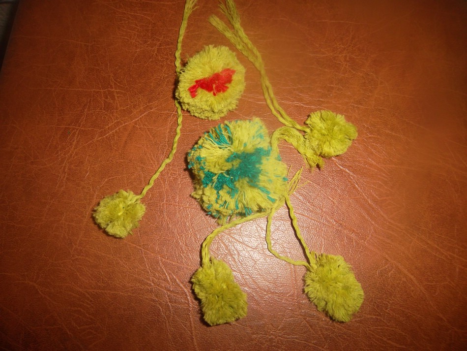 Игрушки из помпонов: черепаха и лягушка. Игрушки из помпонов: черепаха и лягушка.