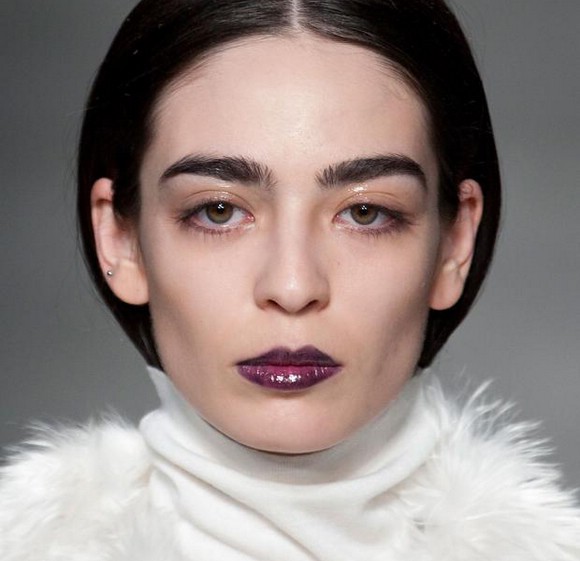 В моде готический макияж В моде готический макияж
