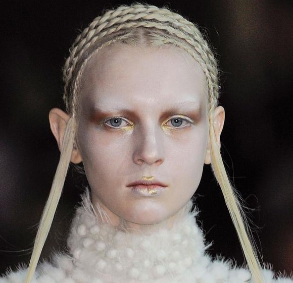 В моде готический макияж В моде готический макияж