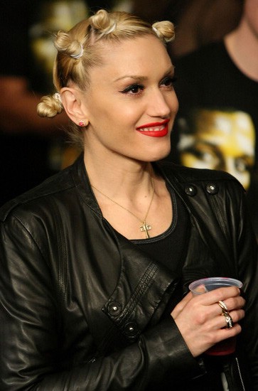 Прически Гвен Стефани Прически Гвен Стефани