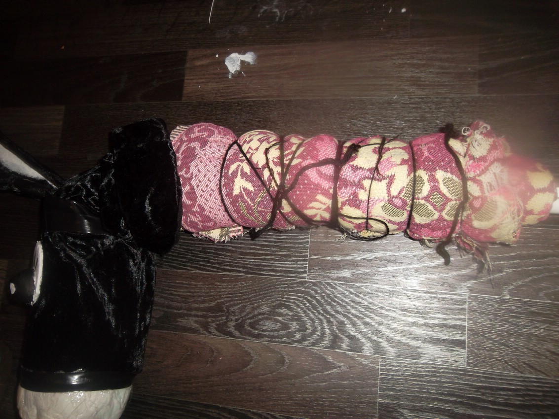 Осел на палке из подручного материала Осел на палке из подручного материала