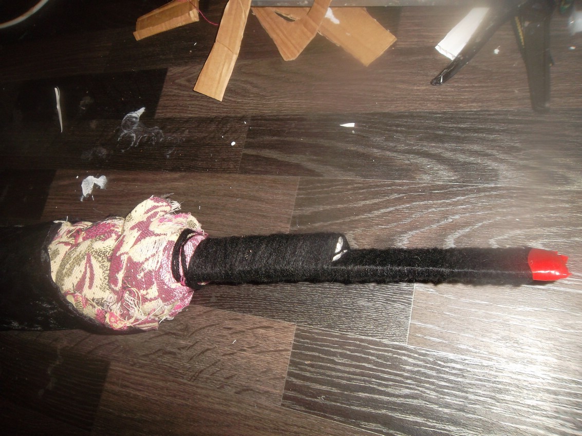 Осел на палке из подручного материала Осел на палке из подручного материала