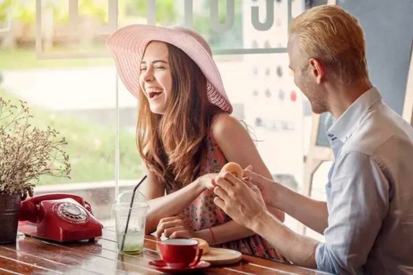 признаки влюбленного Близнеца