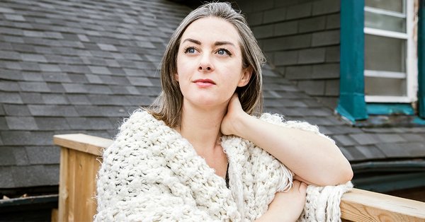 серые волосы