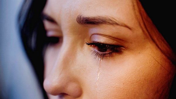 почему полезно плакать женщинам