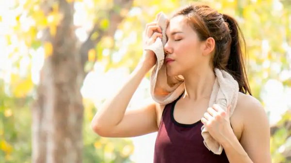 Пот попал в глаза