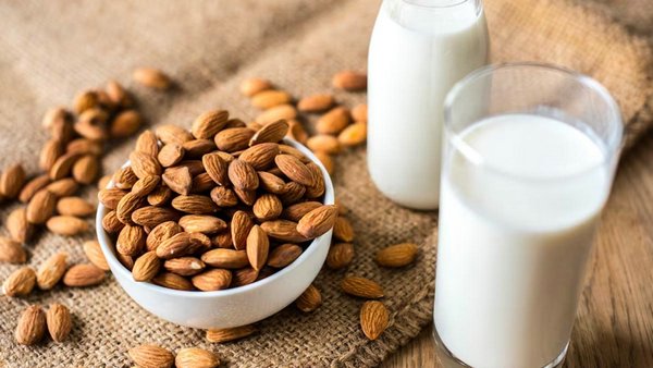 Миндальное молоко